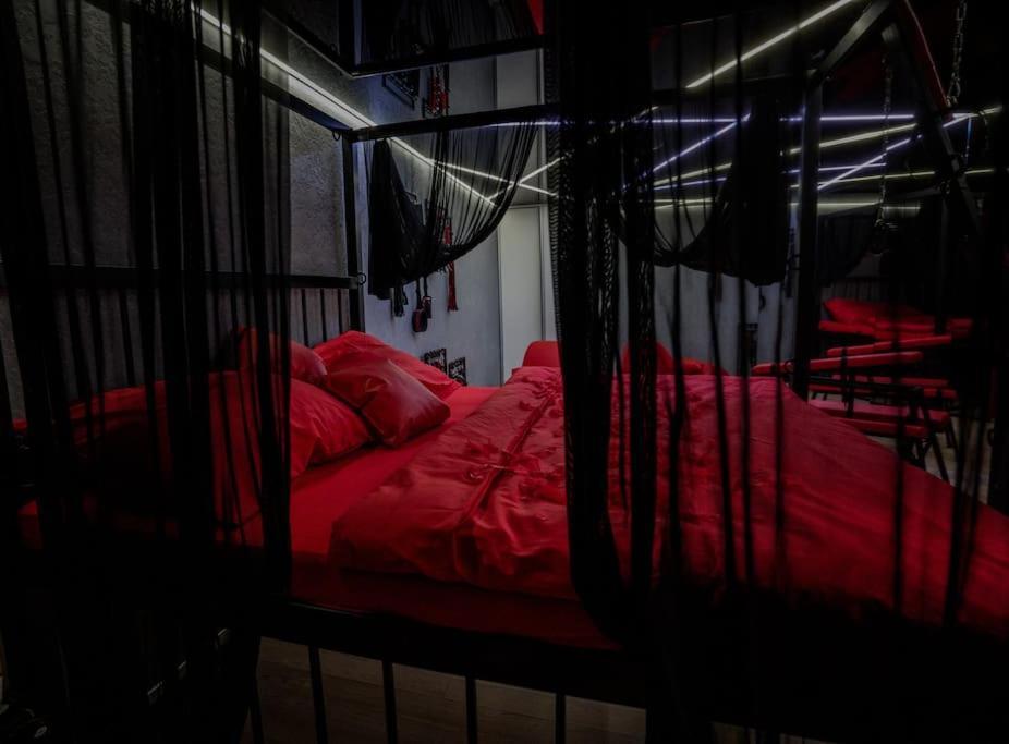 Bdsm Apartman V Bratislave -Adults Only 브라티슬라바 외부 사진
