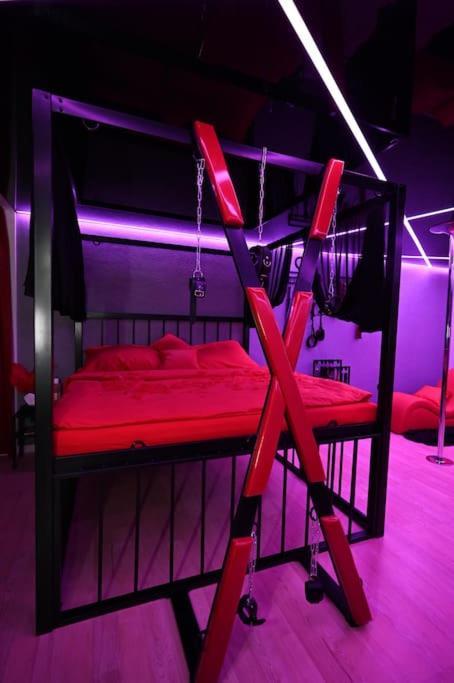 Bdsm Apartman V Bratislave -Adults Only 브라티슬라바 외부 사진